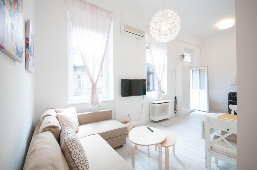 Cs3 Csanyi Apartment Budapest Luaran gambar
